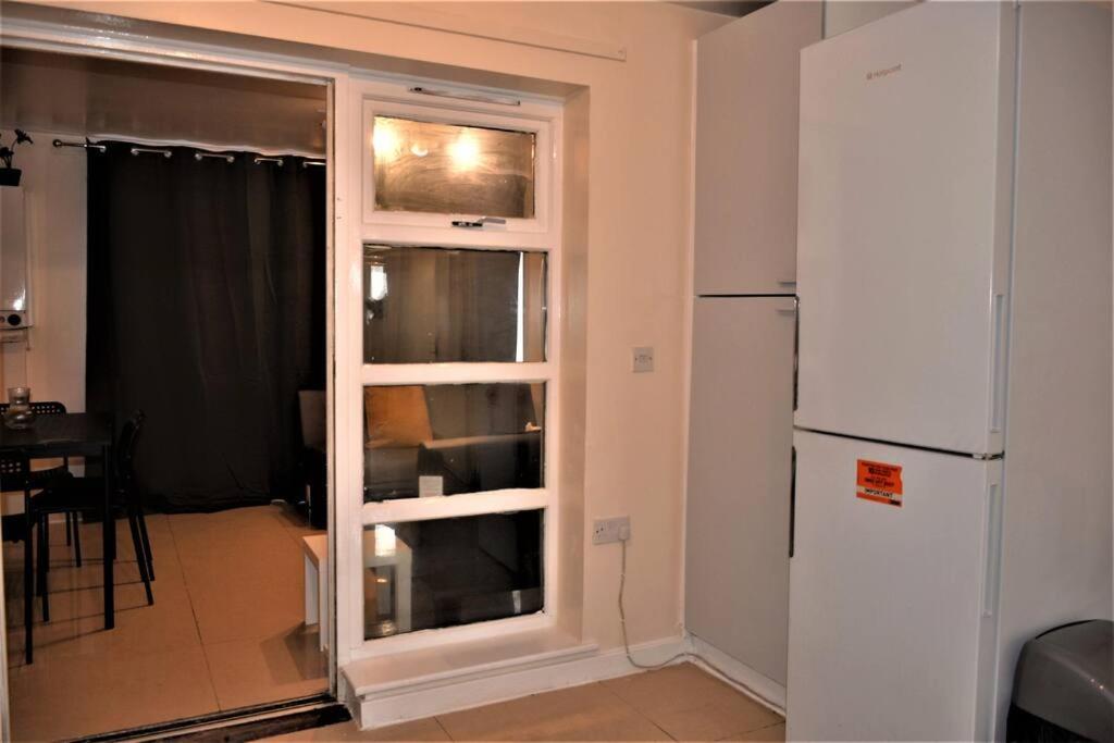 London 4 Bedroom House Luaran gambar