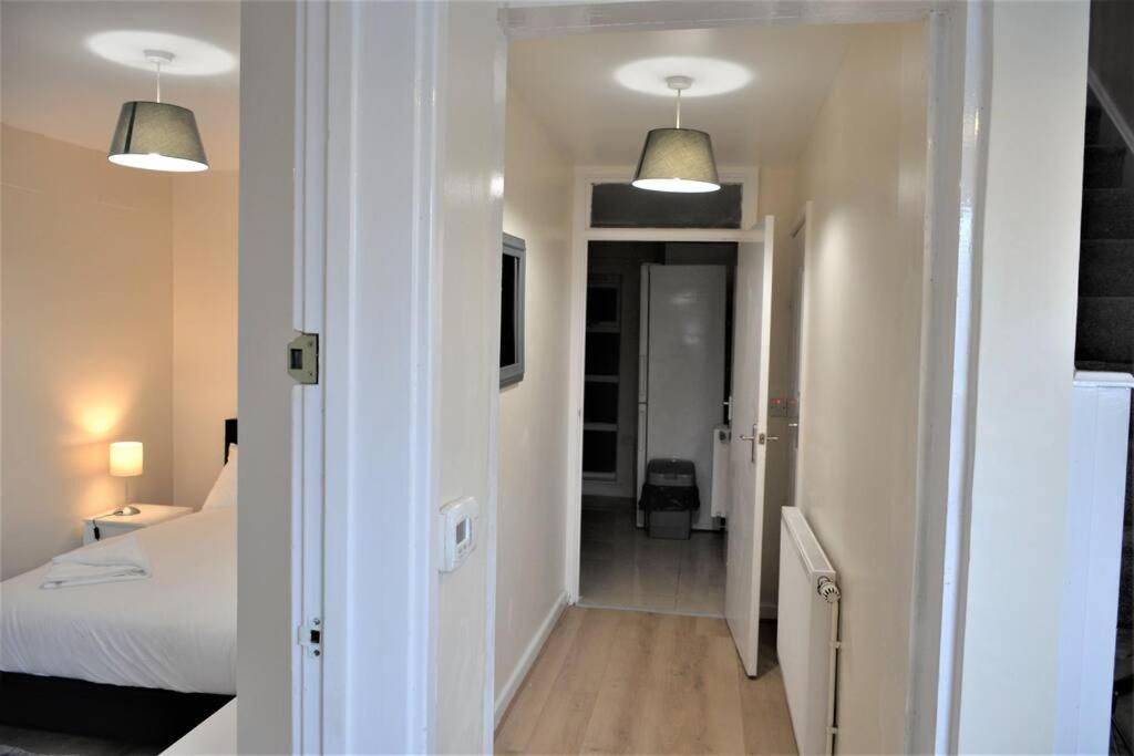 London 4 Bedroom House Luaran gambar
